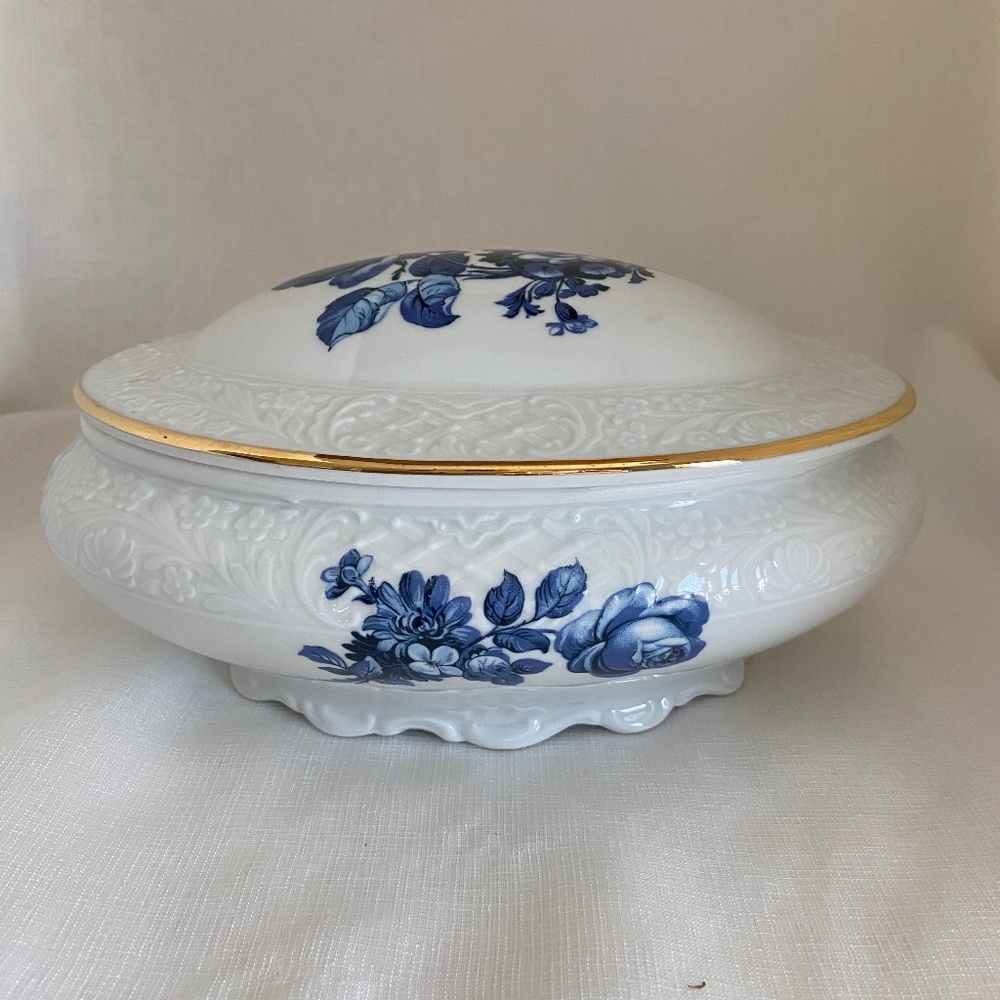Schumann Bavaria Heirloom Blue Rose Oval Vegetable Bowl